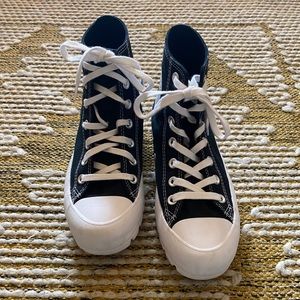 Black Converse Lugged Chuck